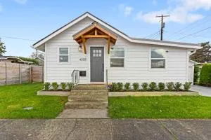 Cozy Tacoma Bungalow- newly remodel 2br, 1ba home - University Place