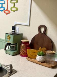 Mid-Century Desert Getaway