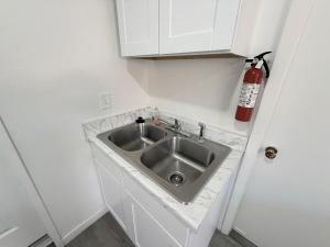 Vegas Apt 8 Mins to The Strip - Free Parking