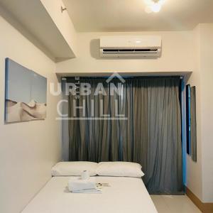 Urban Style Chill with Free Parking, Shore 3, MOA Complex Pasay, Manila