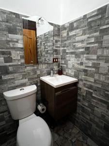 Private Room, 10 Min from Airport