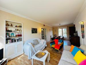 Maisons de vacances Maison Familiale 8 pers a Fouras, proche plages, 6 chambres - FR-1-709-87 : photos des chambres