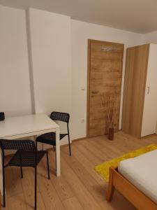 Dirnböck & Menneweger