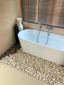 Luxury Pool Villa Nai Harn