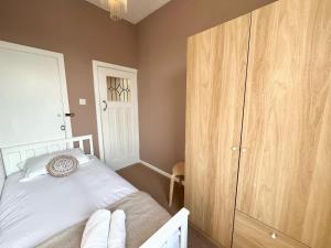 Cosy 4 bedroom house