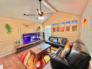 1 Story Funhome with Games, Smart Tv, Near AT&T Stadium, Globe Life, Six Flags, DFW Airport - Johnsons Station