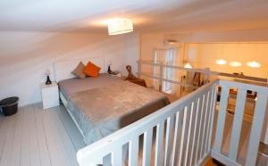 KLAU33 Apartment In Party District