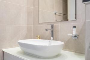 Majestic Studio in Damac Carson C