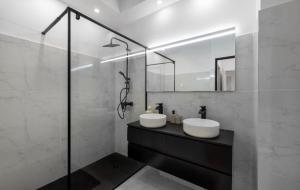 Appartement haut standing - Luxury apartment - Cannes- Croisette- Centre ville- Vue Tennis -Vue Piscine -Parking privé - Terrasse- Plage