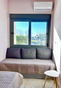 SUNNY 2, Two-bedroom house with parking