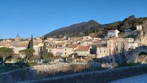 Studios Colorés Pont Roman