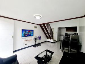 Calapan Transient Budget House Acacia L64
