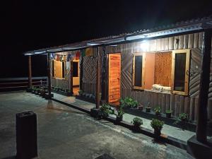 Yasha Homestay Sayachong