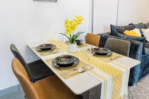 A Contemporary 2-Bedroom Master Ensuite Unit - Kilimani