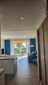 Appartement les pieds dans leau avec terrasse et jardin