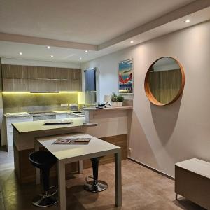 Appartement les pieds dans leau avec terrasse et jardin