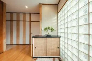 ZEN Kokufudai, 30 minutes to Disneyland , 4-minute walk from the nearest station ,Entire building!5 bedrooms, maximum 10 guests - Narashino
