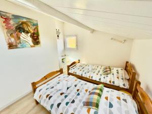 Villas Maison des Chenes 64 - Entire house with Heated Pool & Spa : photos des chambres