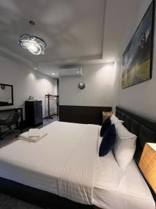 โรงแรมบ้านมะลิ ฮิลล์ เรสซิเด้นท์