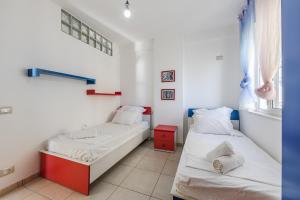 The Beachfront Apartment