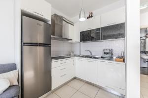 The Beachfront Apartment