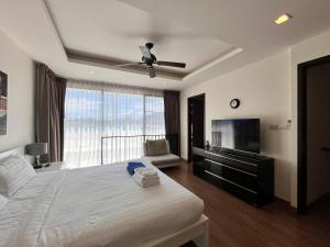 3bdr Lakeview Townhouse with Jacuzzi in Laguna #86