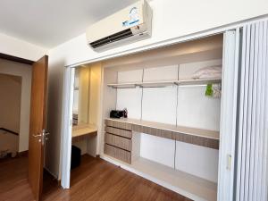 3bdr Lakeview Townhouse with Jacuzzi in Laguna #86