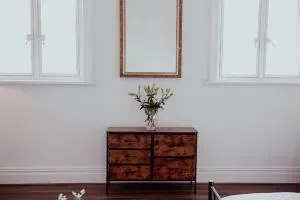 Holmfirth converted bank- centre of Town - 丹比戴尔