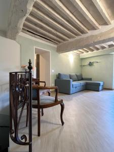 La Corsara-La casa nella roccia