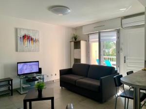 Beau Studio climatisé, parking privé Sanary centre