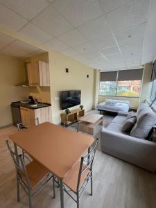 Estudios 85 - Cerca de Madrid, Toledo y Parque Warner