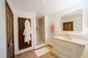 Villas Piscine et tennis prives a proximite Aix en Provence : photos des chambres
