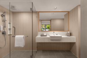 Bathroom, Courtyard by Marriott Phuket, Patong Beach Resort in Phuket