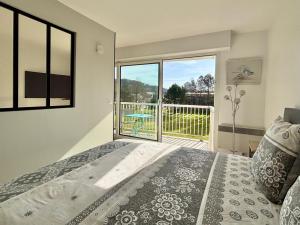 Les charmes Du Bosquet Parc d'Amour et Nature Parking Privé Sécurisé - 4hvězdičkové hotely ve městě Étretat