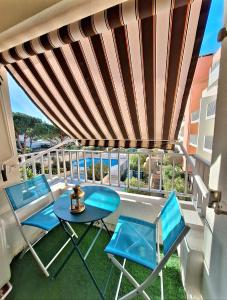 Superbe appartement climatisé, résidence avec piscine, proche des commerces et du port