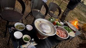 เฉินหลงเกสท์เฮ้าท์ บ้านรักไทย แม่ฮ่องสอน