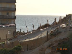 Appartements Appartement Ste Cecile a 50 metres de la plage : Appartement