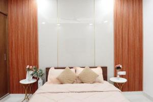 The Luxe Stays in Central Delhi