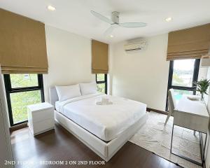 Villa Serenity - 5 bedroom Laguna