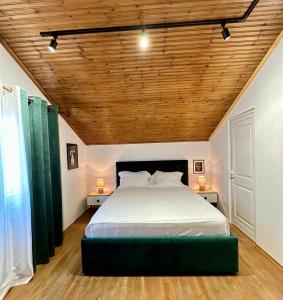 Lakeview Escape Koman