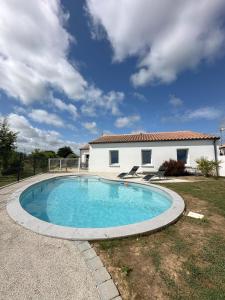 Maisons de vacances Maison recente avec Piscine a 15- des plages en velo : photos des chambres