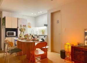 JAY HOUSE near cheonho subway line 5, 8