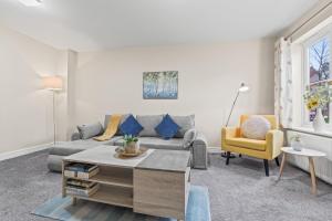 #35 City Home - Sleeps 8 3BDR 2 BR- Bham CC 10 mins - "Perfect for Contractors and Families - Free Parking"