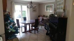 VILLA AVEC PISCINE au calme !