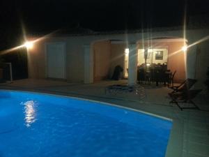 Villas VILLA AVEC PISCINE au calme ! : photos des chambres