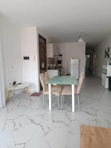 Poppy Court Private Room in Marsascala