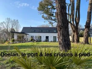 Ty Glazu Villa neuve grand confort, jardin 1600m2, GR34, criques, restos et port Doelan à pied - Clohars-Carnoët