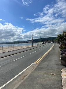 Stunning 2 Bedroom Sea View Apartment With Parking