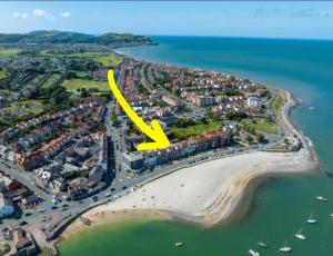 Stunning 2 Bedroom Sea View Apartment With Parking