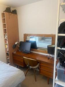 Frampton Park Road, Hackney